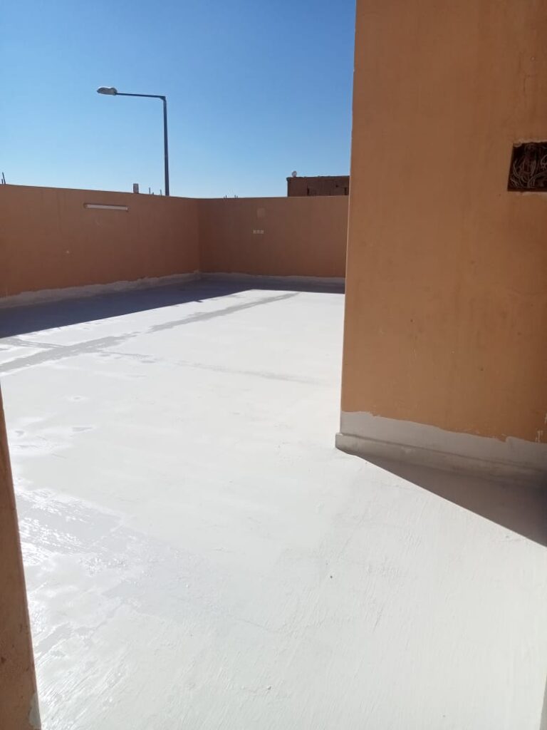 العزل المائي فوق البلاط