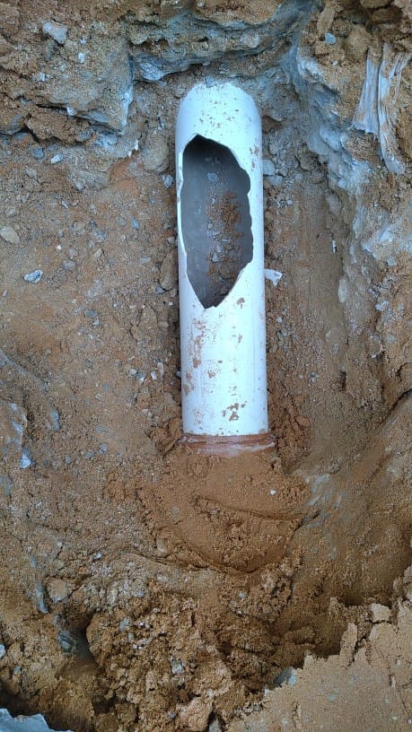 كشف تسرب المياه خلف الجدران قبل فوات الأوان | دليل متخصص 2025 3 كشف تسرب المياه خلف الجدران قبل فوات الأوان | دليل متخصص 2025