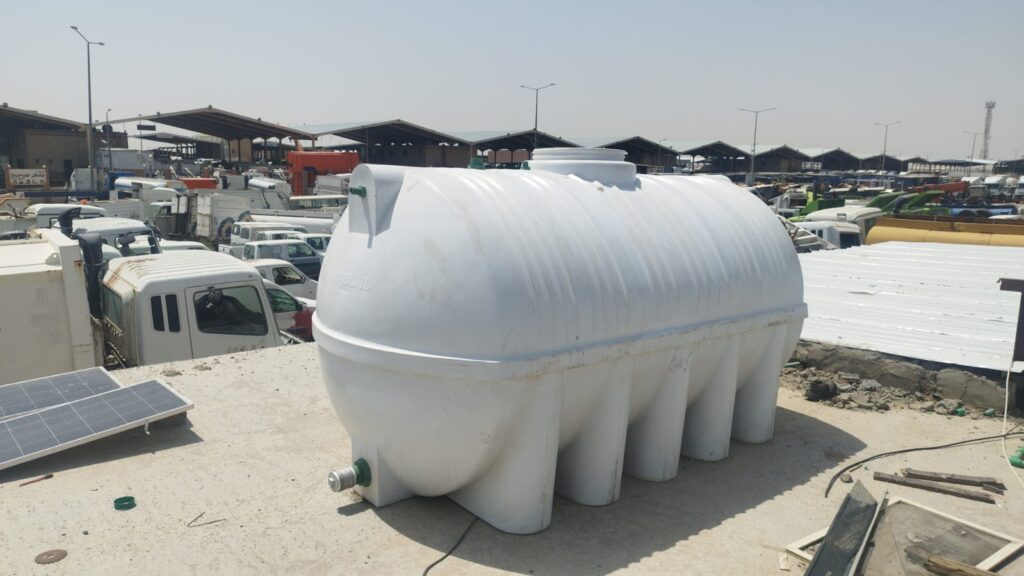 كيف تكتشف تسرب خزان فيبر جلاس قبل تفاقمه؟ 8 علامات تحذيرية | دليل 2025